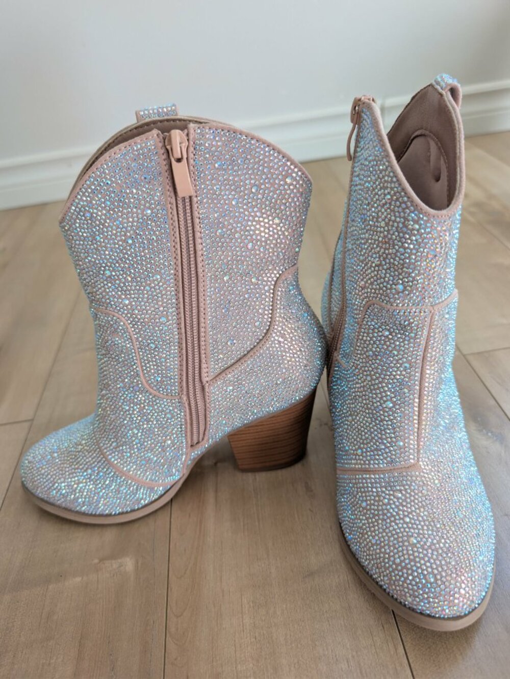 Torrid Silver Rhinestone Embellished Western Cowboy Boots 6WW NWOB - Picture 6 of 9